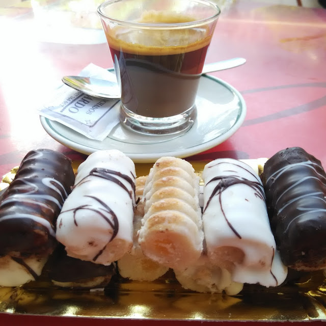 Café Con Huesos de Santo