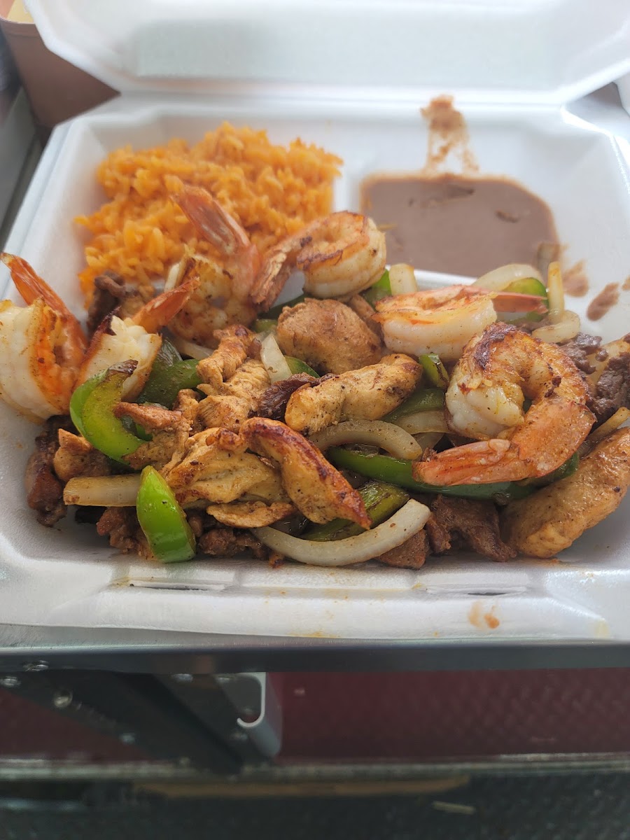 The Happy Taco (Truck) Photo 5