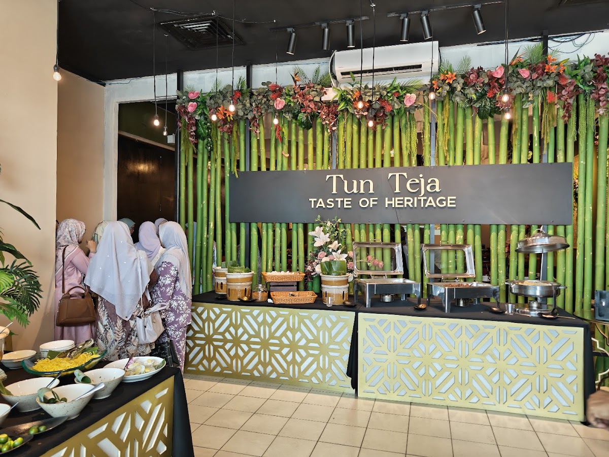Restoran Tun Teja • Kuantan Photo 3