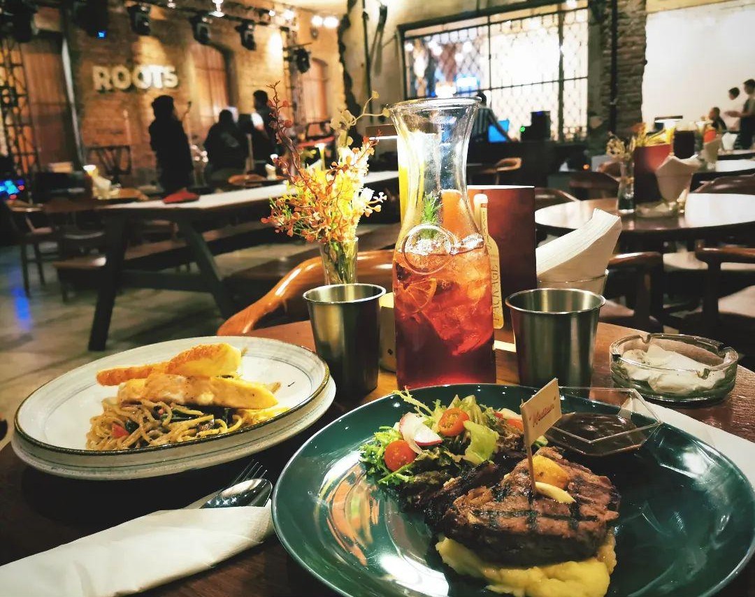 Roots Resto & Lounge Photo 3