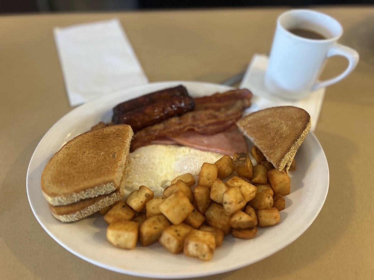 Reynolds Restaurant Photo 4