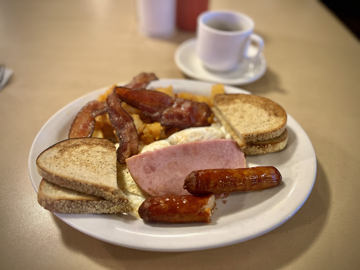 Reynolds Restaurant Photo 9