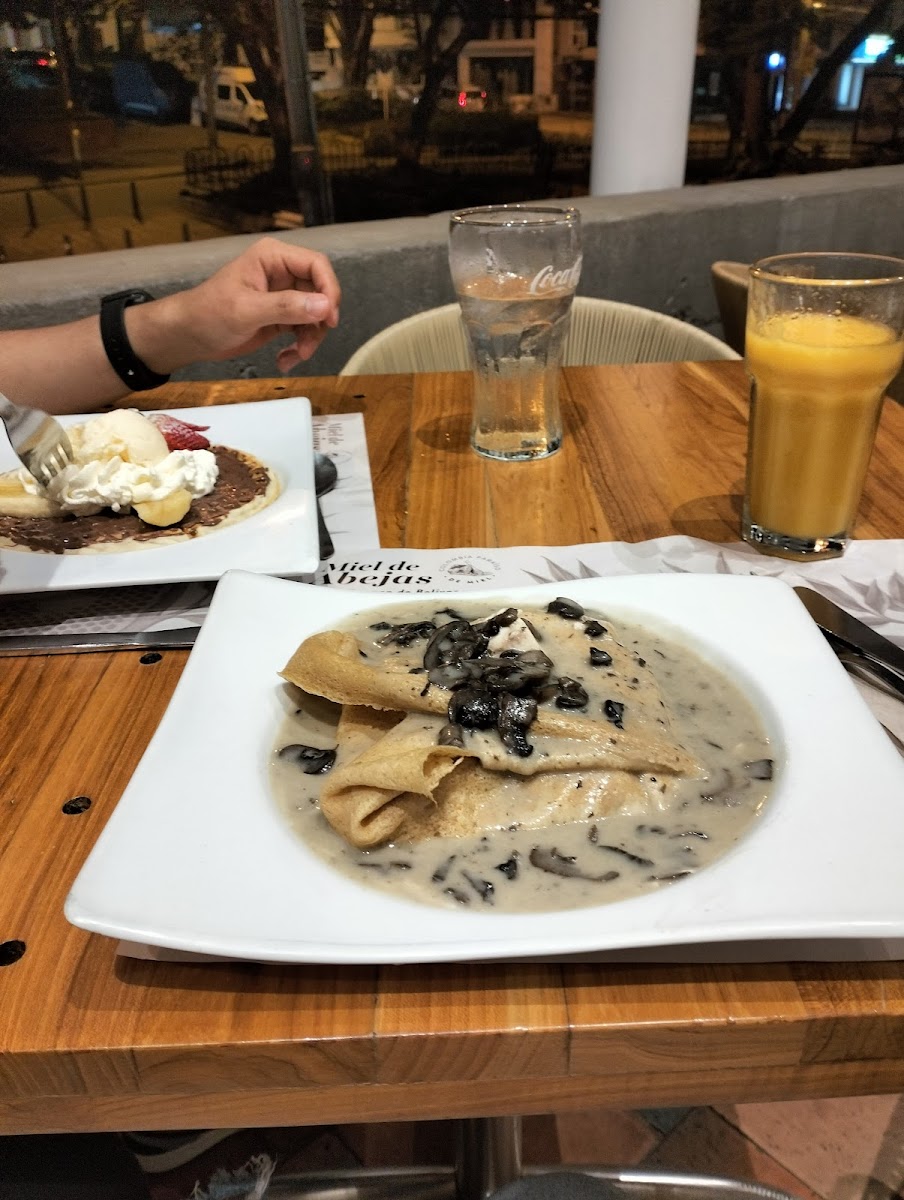 Crepes & Waffles Santa Mónica Photo 6