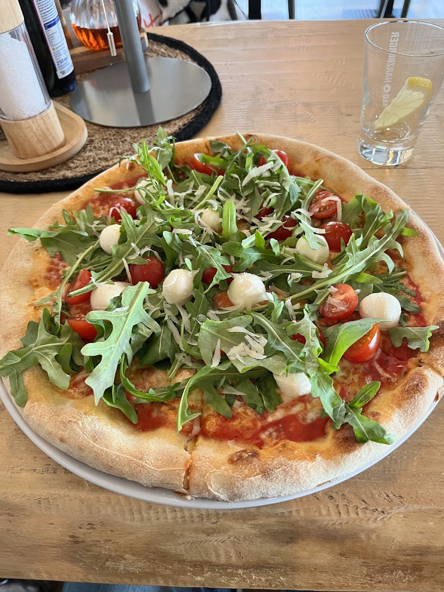 TUTTOBENE Pizzeria & Cafeteria Photo 3