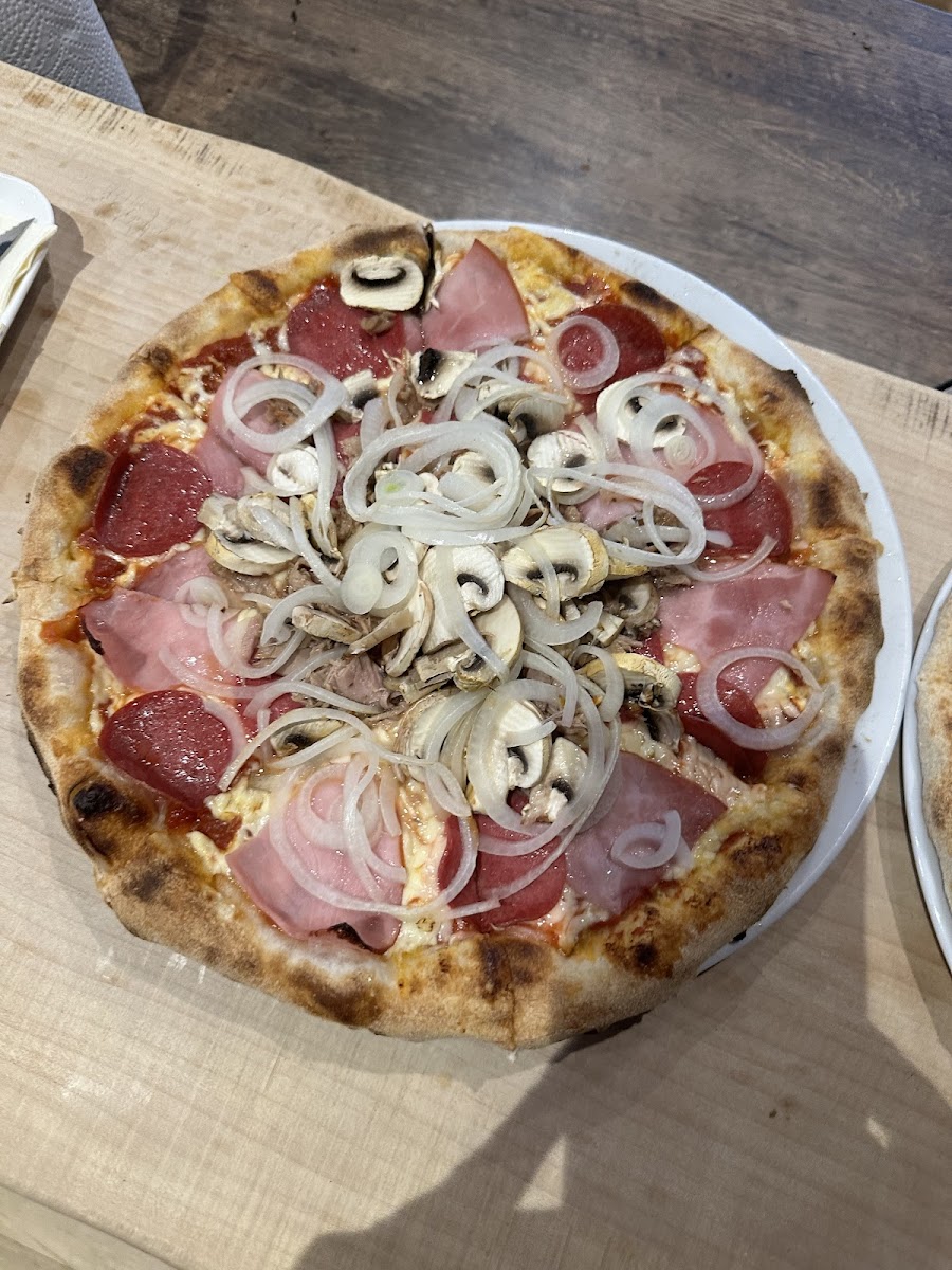 TUTTOBENE Pizzeria & Cafeteria Photo 9