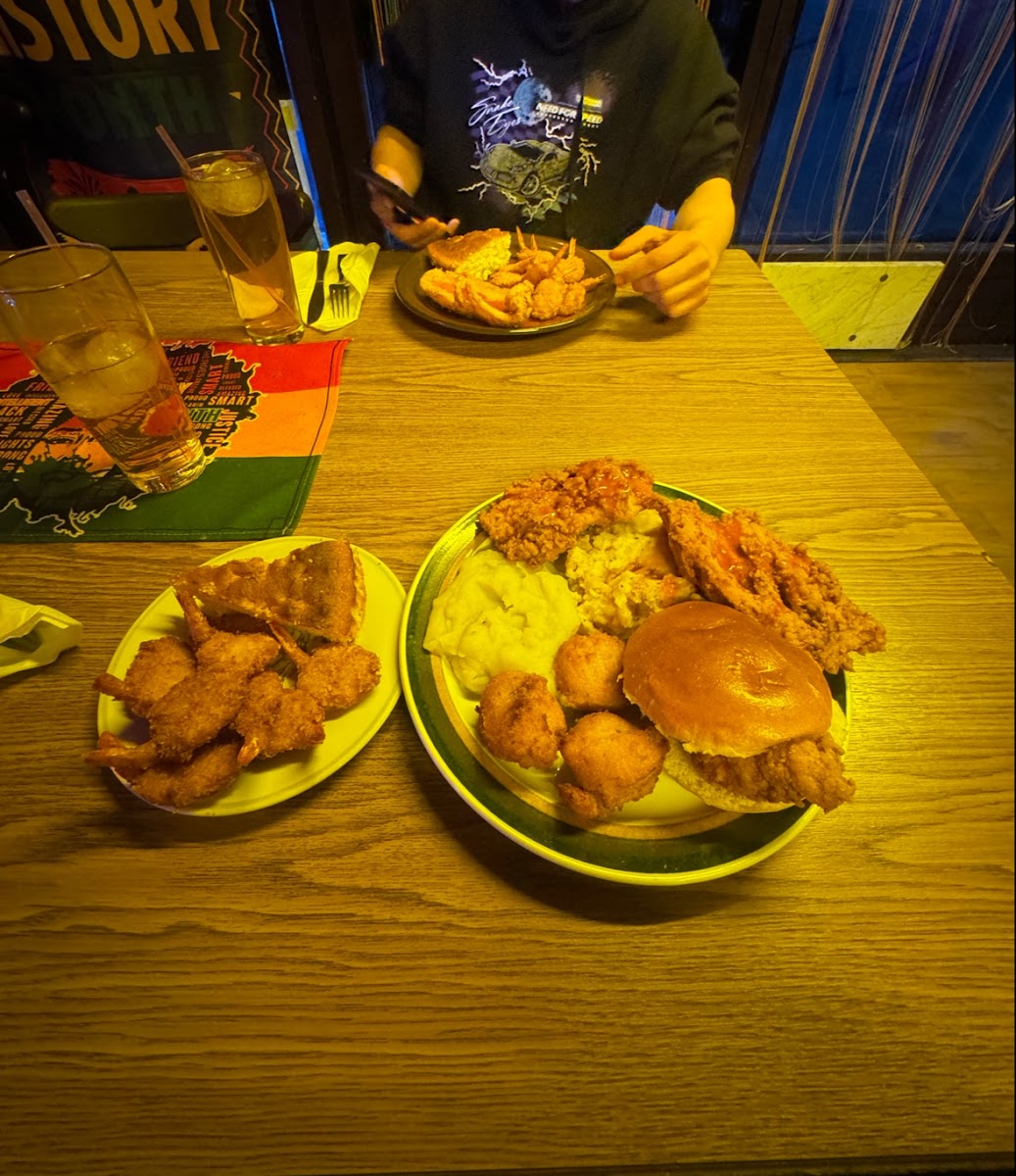 Angelo's Soul Food Joint Photo 4