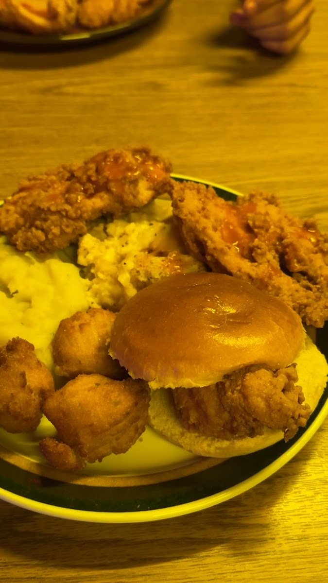 Angelo's Soul Food Joint Photo 9