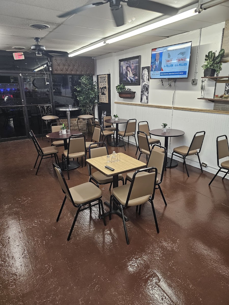 Meme's Coffee Deli Photo 6