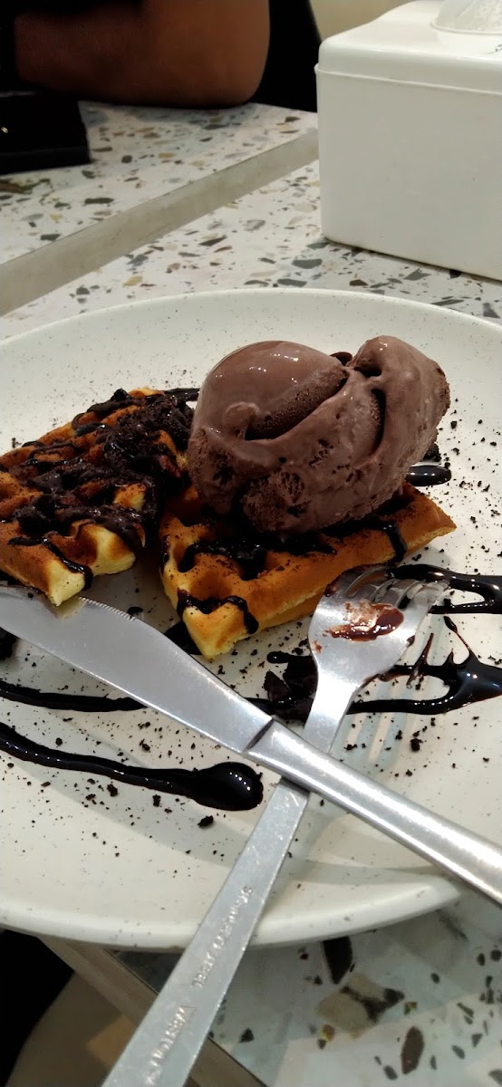 Yum Yum Es Krim Goreng Photo 3