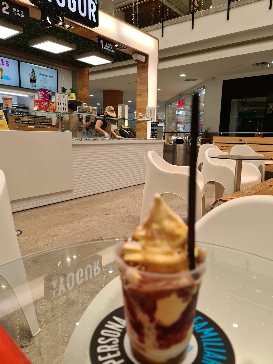 LA YOGUR Photo 9