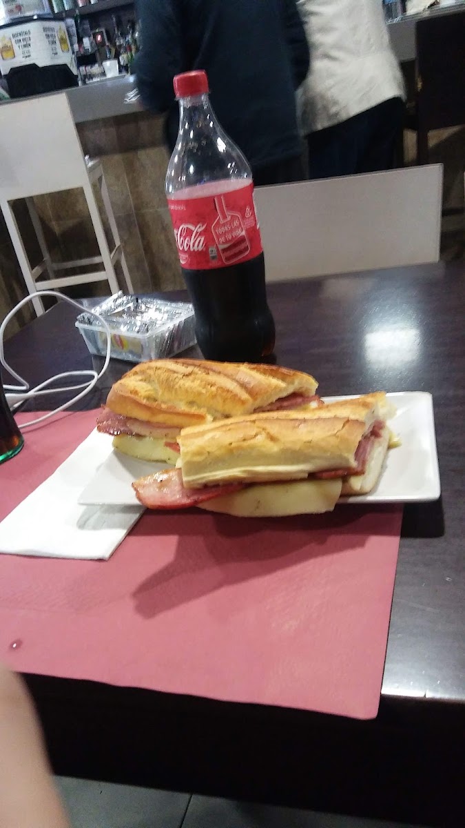 Cervecería a Tella Photo 10