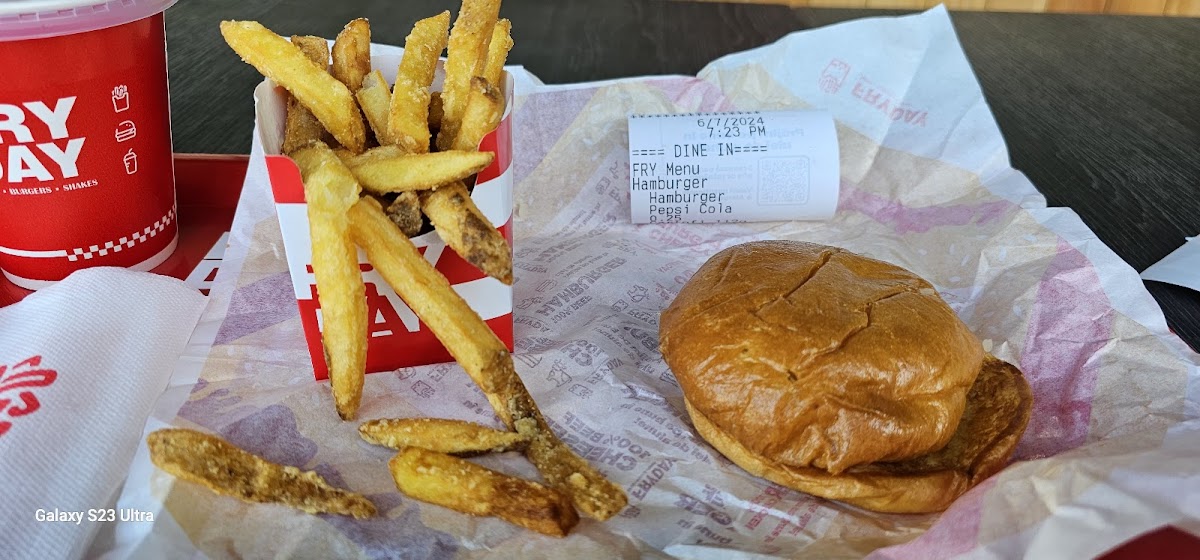 FRYDAY Pitesti Photo 5