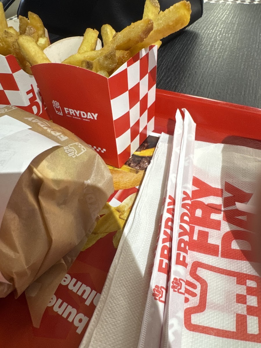 FRYDAY Pitesti Photo 6