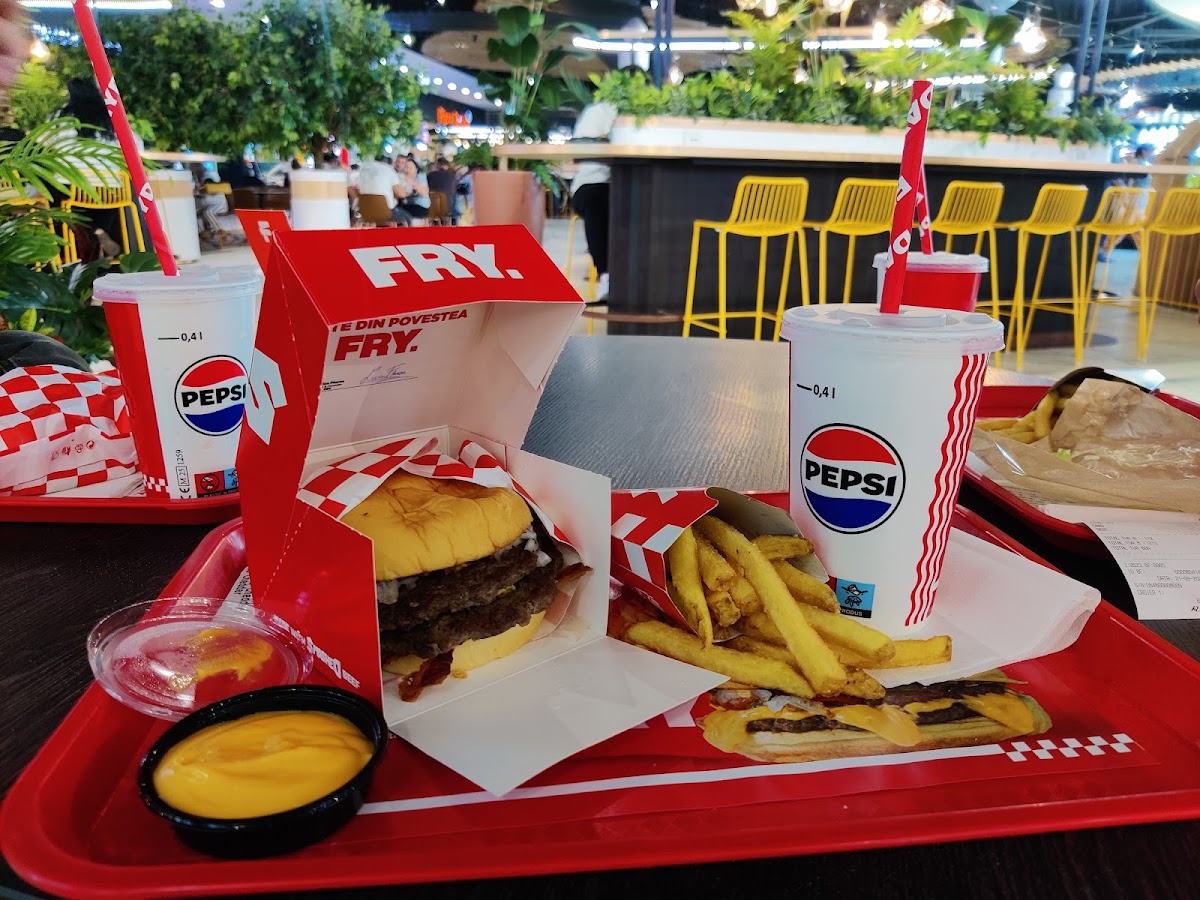 FRYDAY Pitesti Photo 9