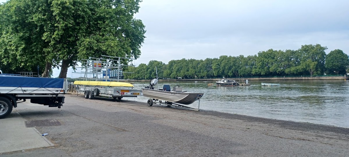 Riverside Cafe at Thames Rowing Club Photo 2