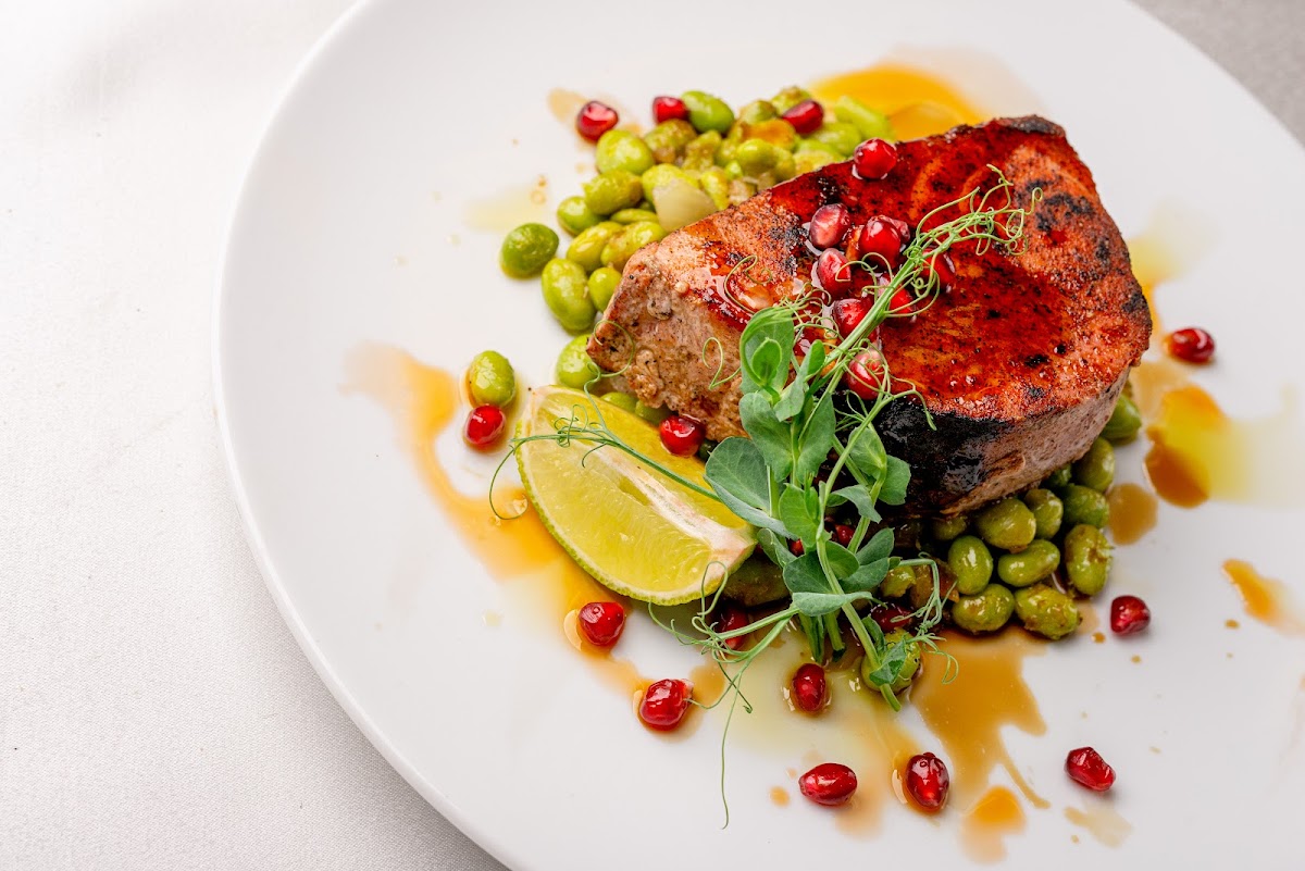 Laurus Mediterranean Restaurant Photo 2