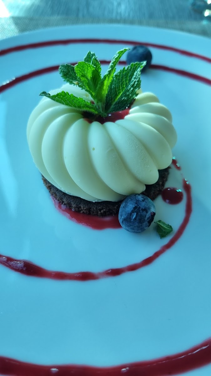 Laurus Mediterranean Restaurant Photo 6