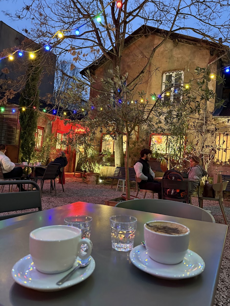 Café Lumière Photo 3