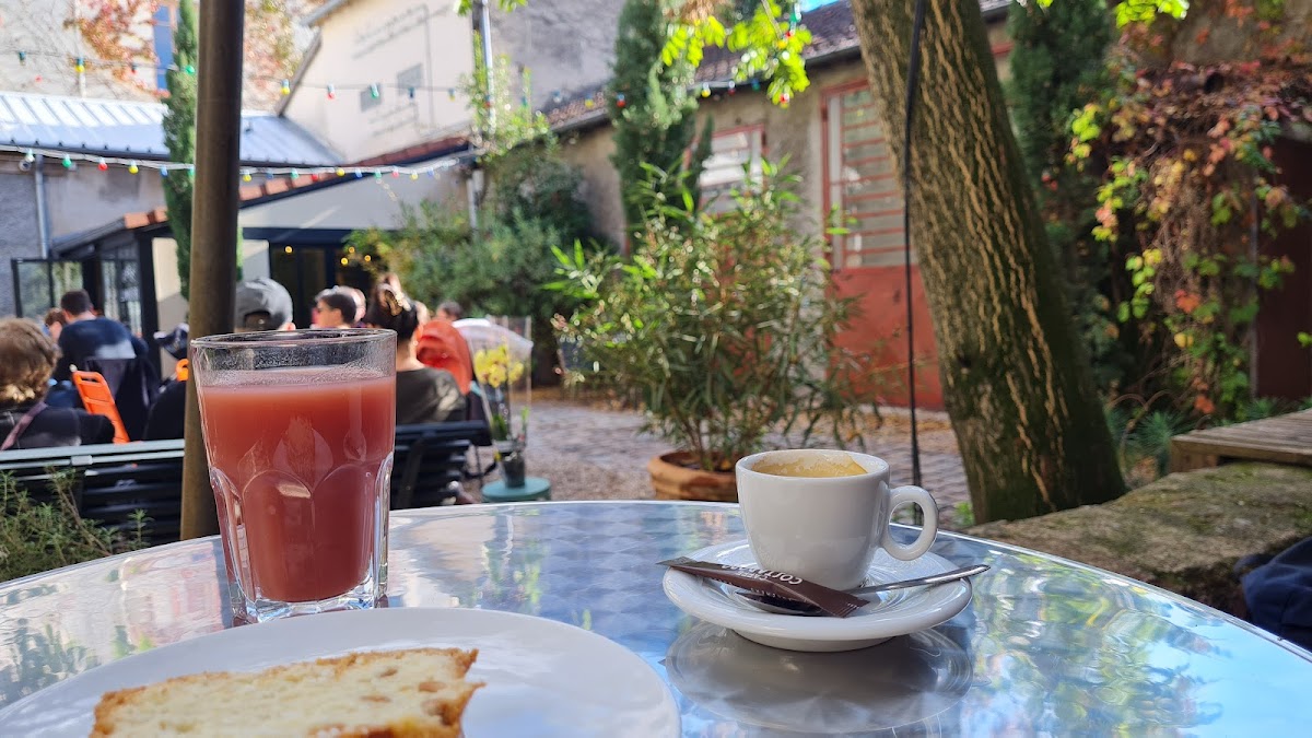 Café Lumière Photo 8
