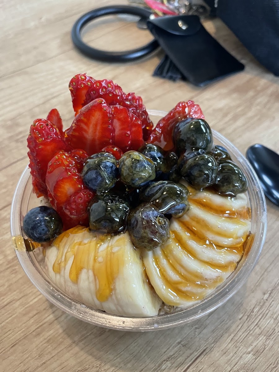Scoops Handcrafted Acai Bowls Photo 3