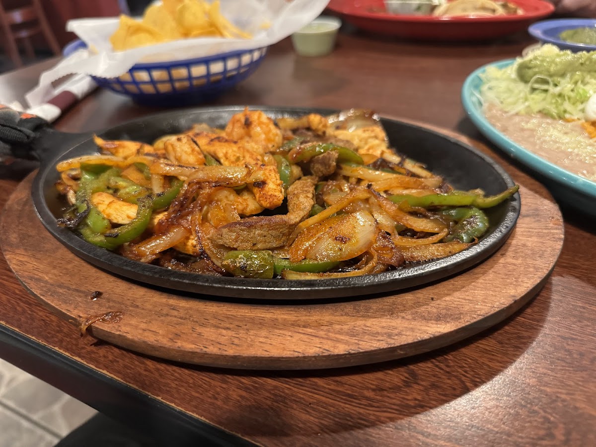 La Luna Mexican Grille Photo 3