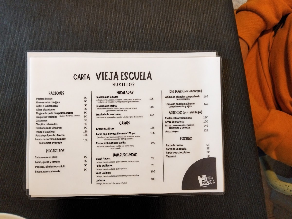 Bar la Vieja Escuela Husillos Photo Menu 4