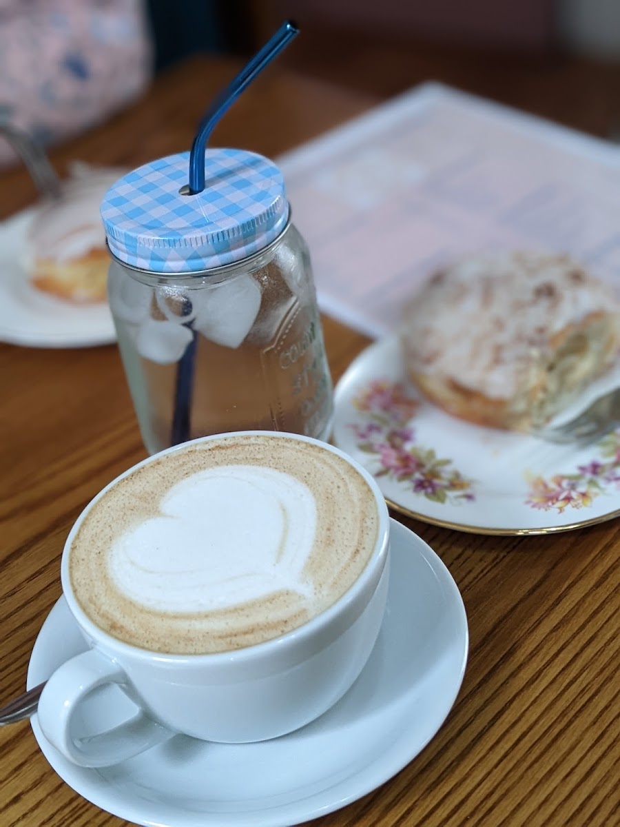 Queenie's Vintage Tearoom Photo 10