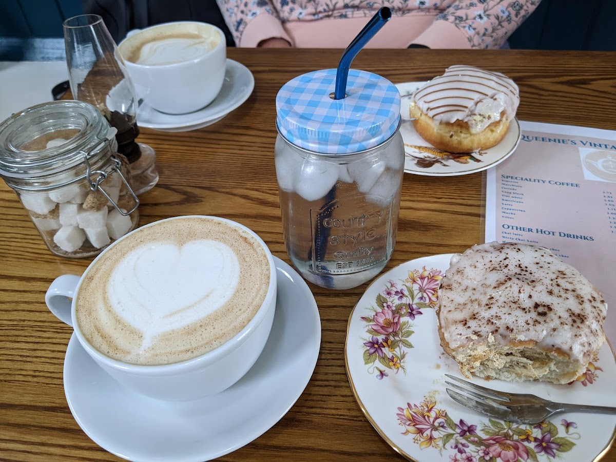 Queenie's Vintage Tearoom Photo 6