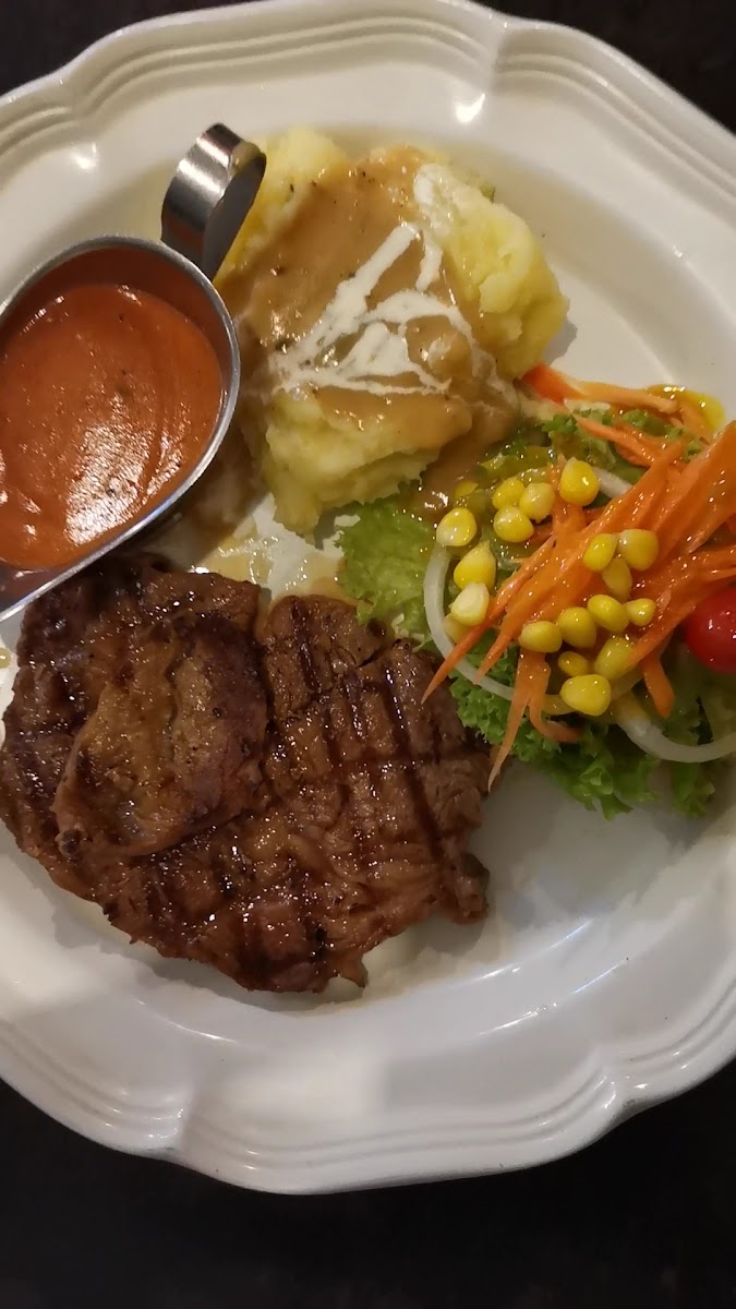 Saga Highland Steak Cafe 傻瓜山中西露天扒坊 Photo 2