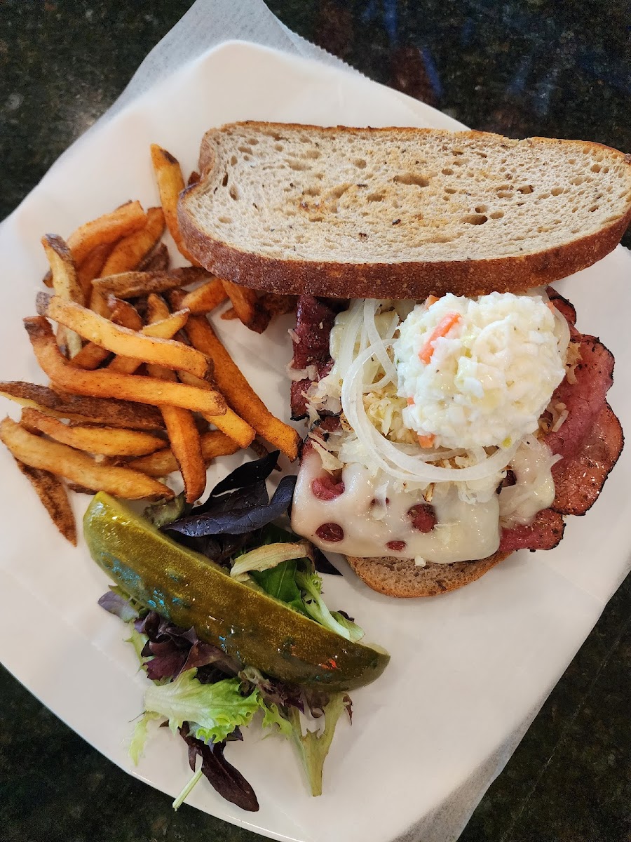 The Rowdy Rooster Bar and Grille Photo 8