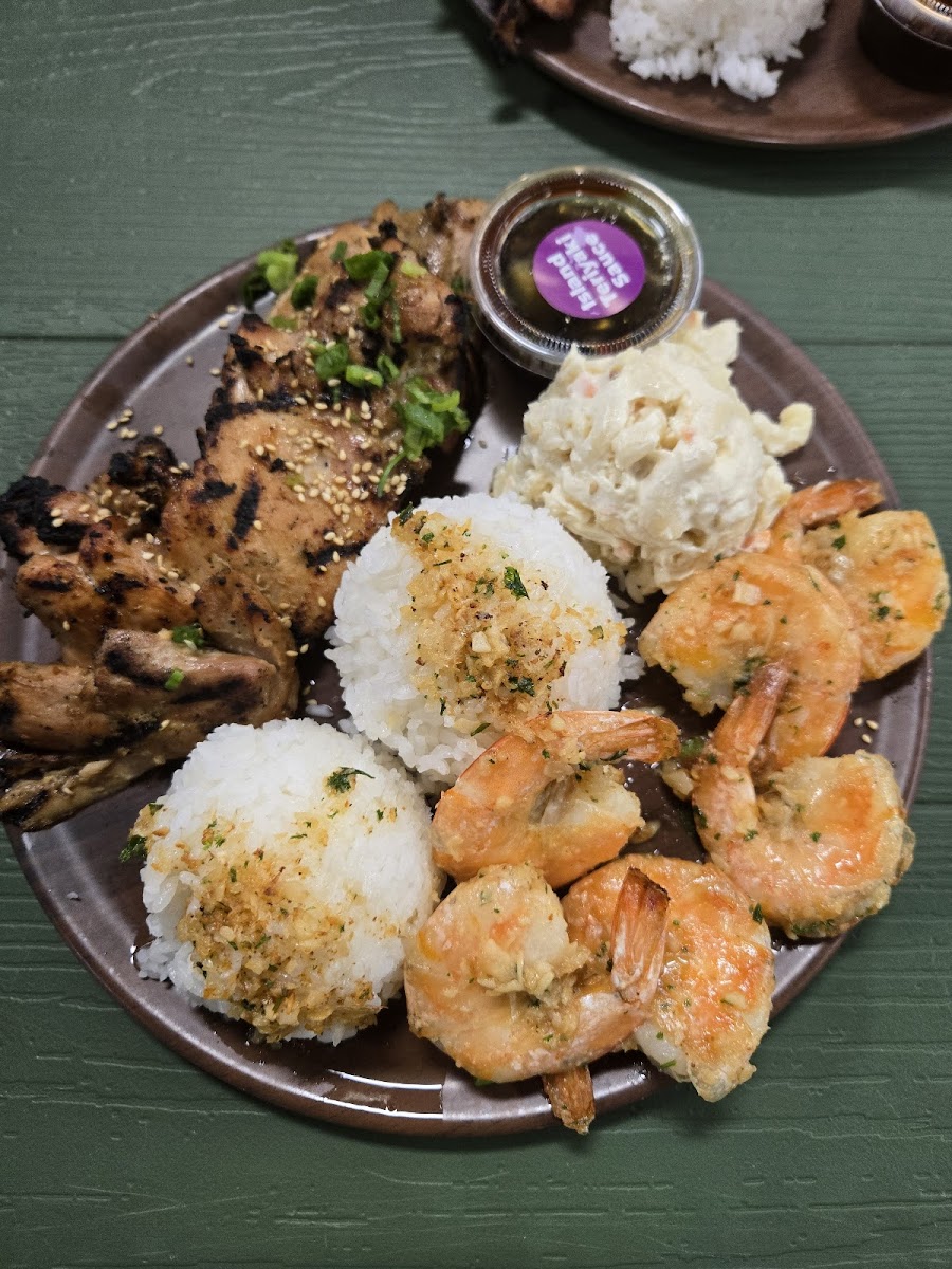 Ono Hawaiian Plates Central Photo 4