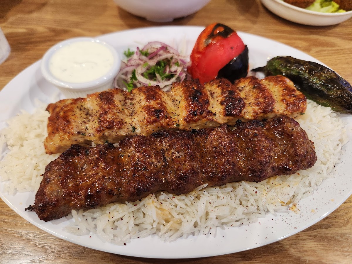Sierra Grill House Photo 4