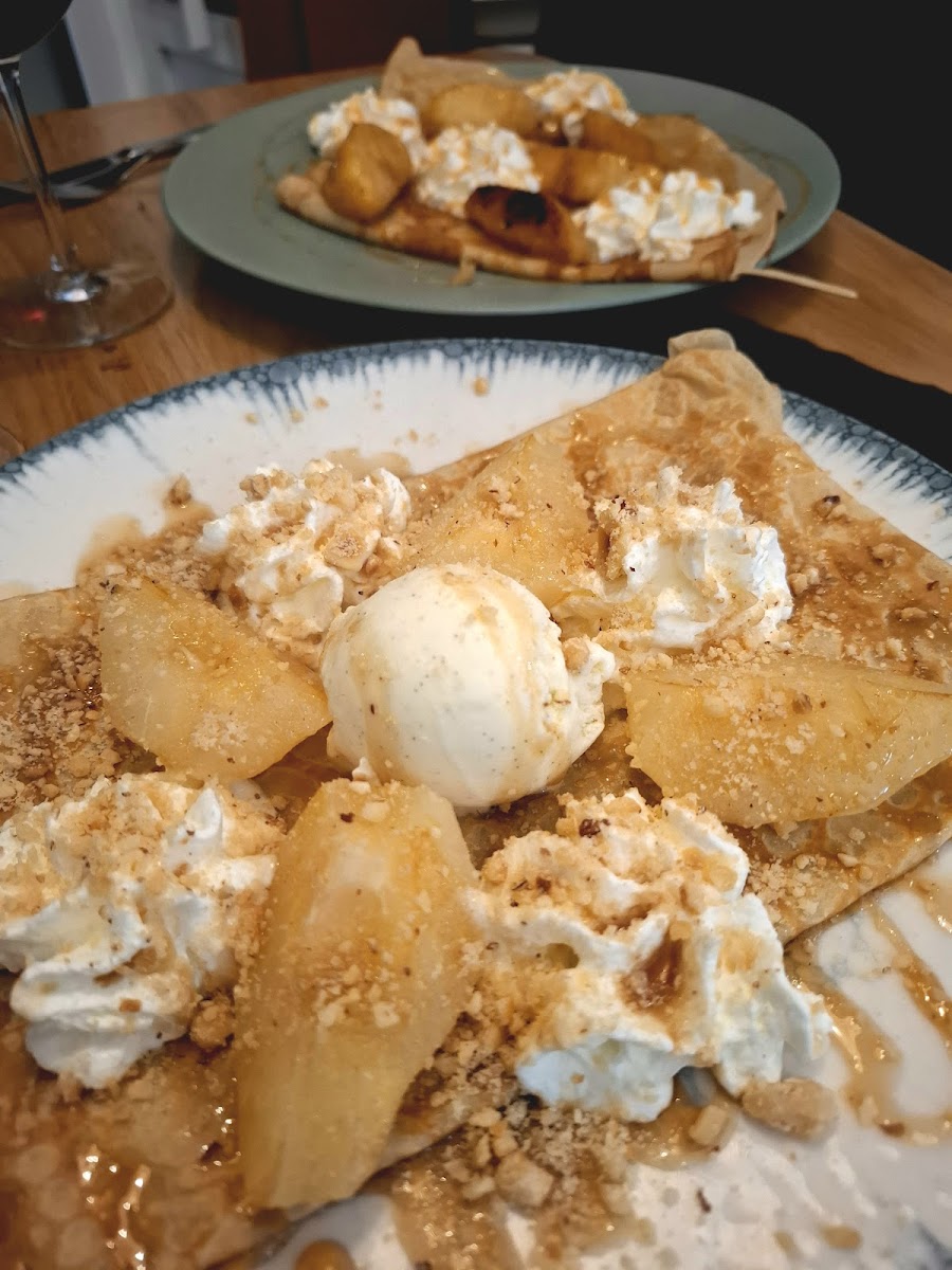 Crêperie Sur la Place Photo 4