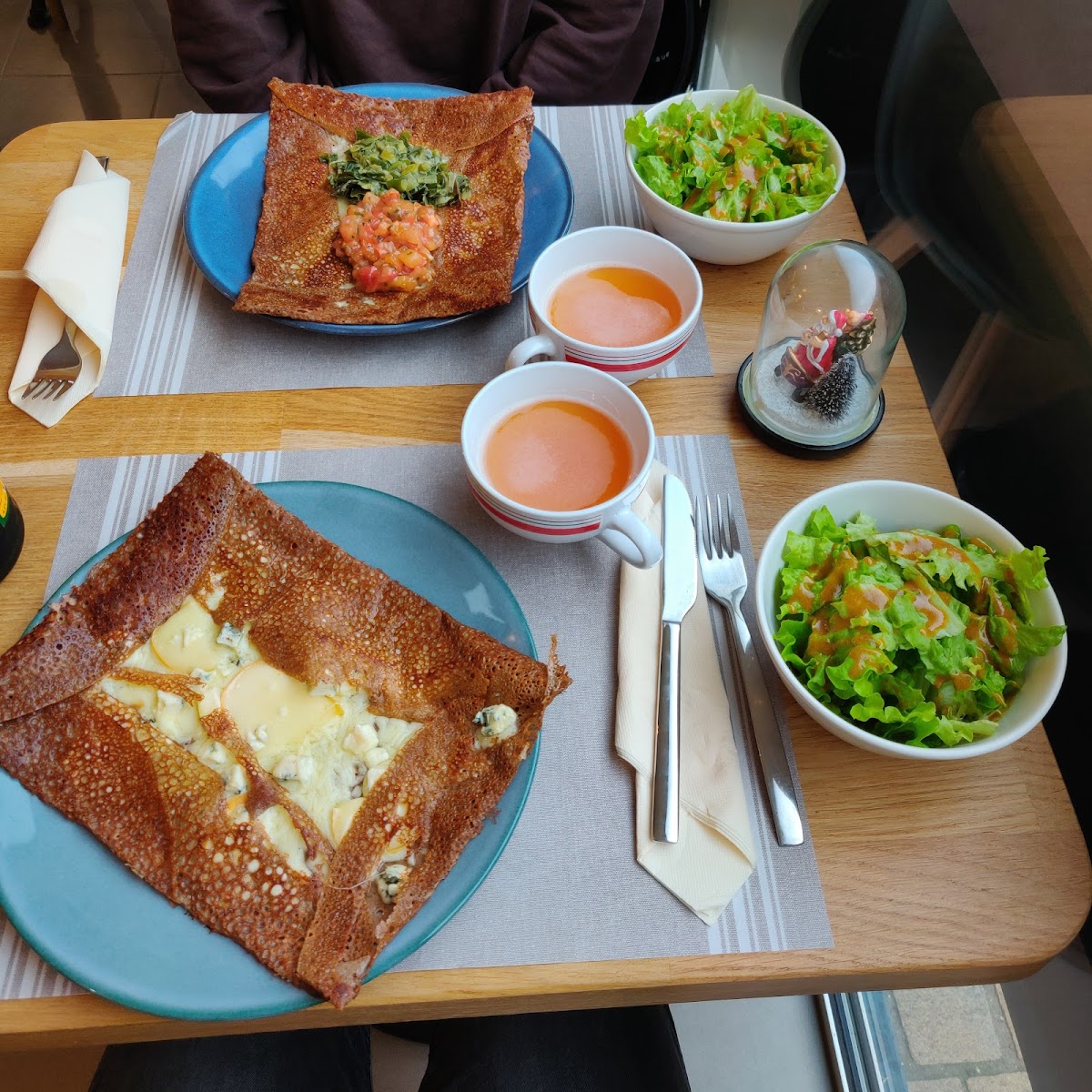 Crêperie Sur la Place Photo 9