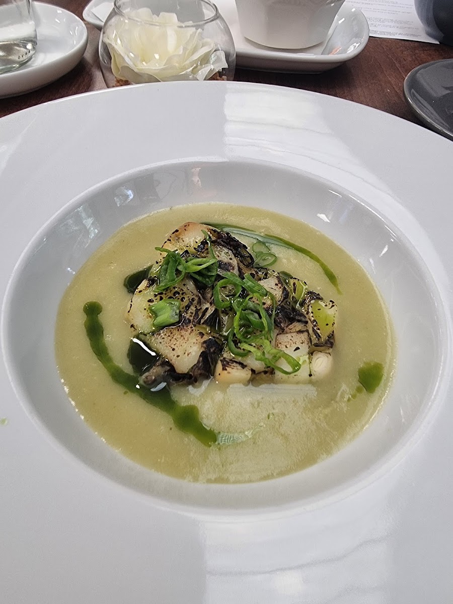 Debut Restaurant Photo 4