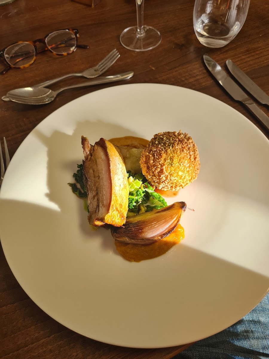 Debut Restaurant Photo 6