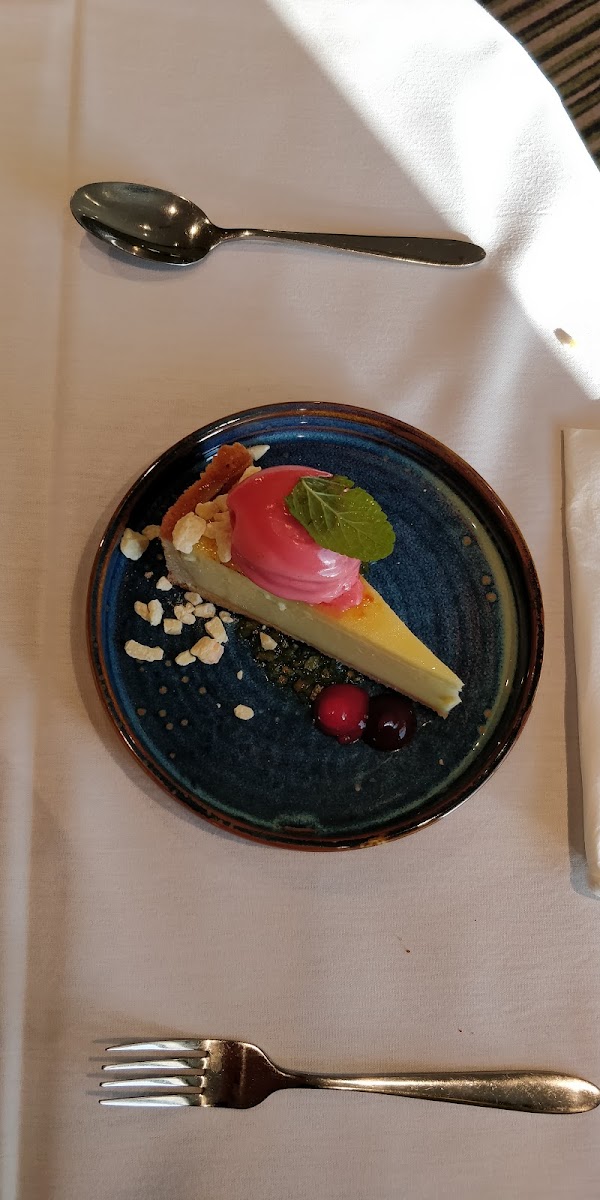 Debut Restaurant Photo 7