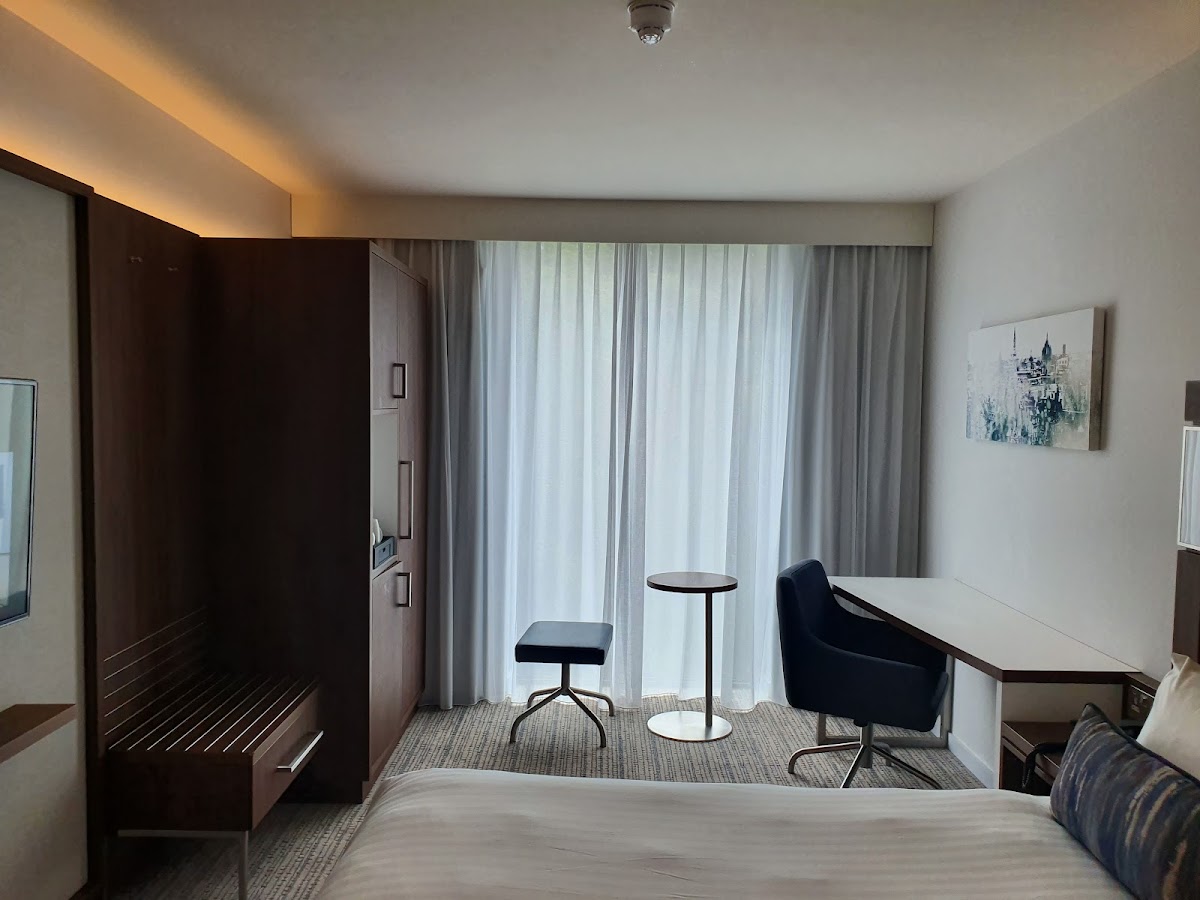 Courtyard by Marriott Edinburgh West Restaurant Photo 3