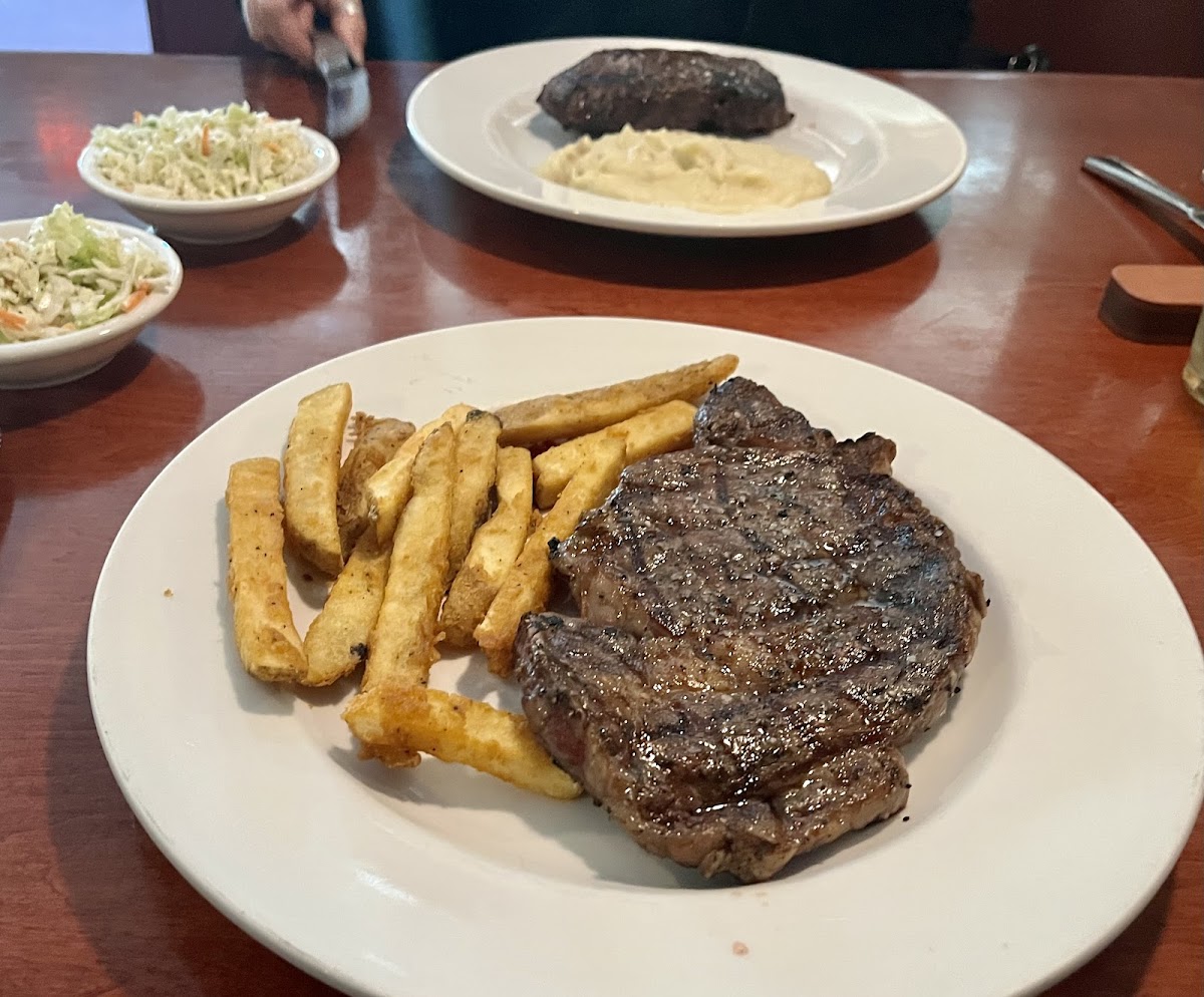 Bullwinkle's Steak House Photo 10