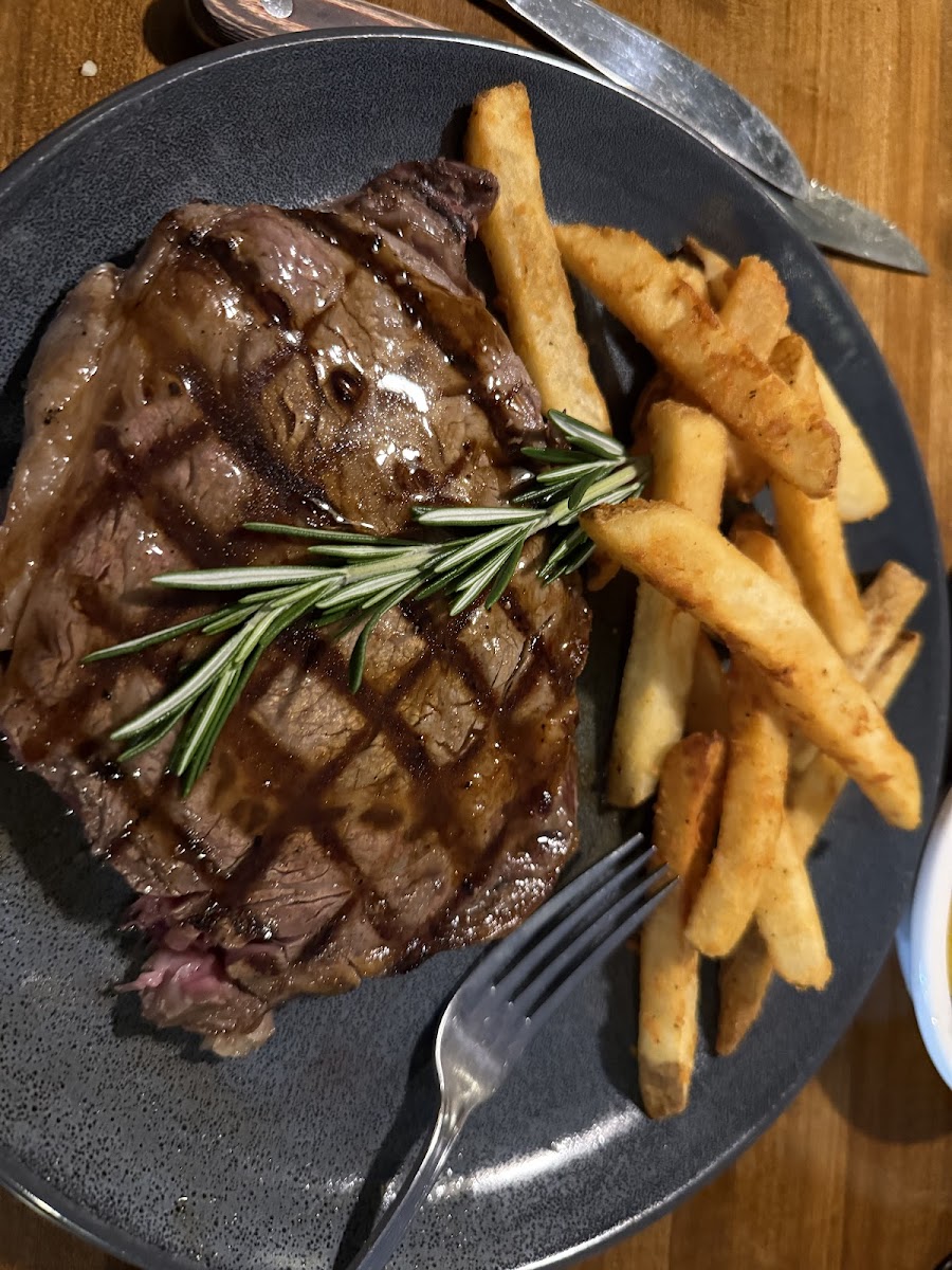 Bullwinkle's Steak House Photo 4