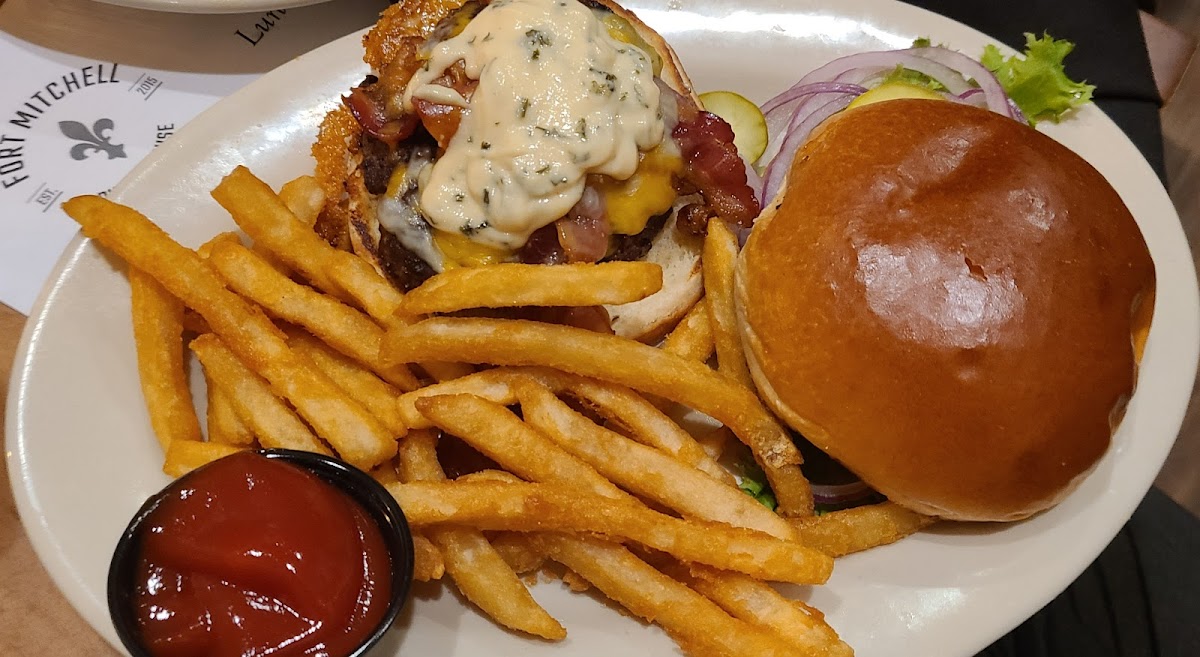 Fort Mitchell Public House Photo 3