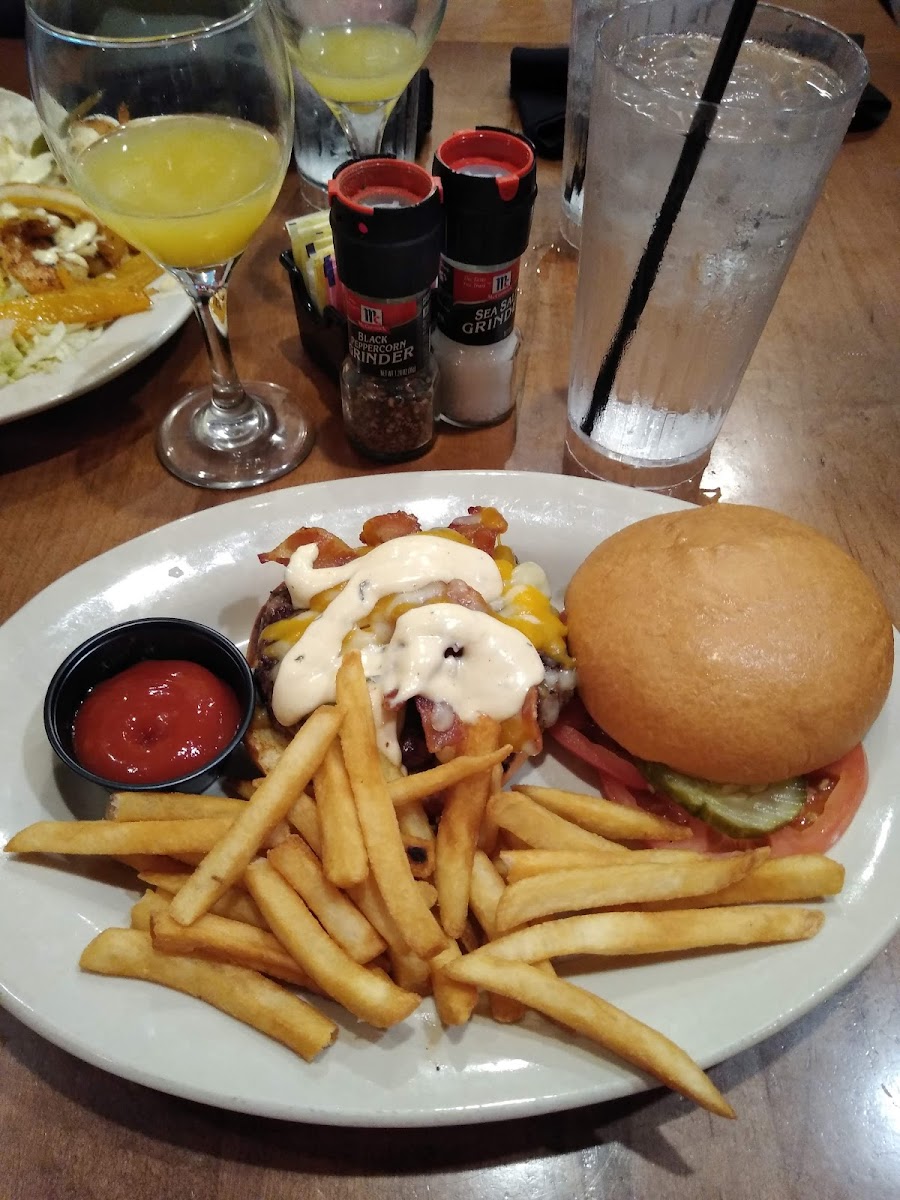 Fort Mitchell Public House Photo 8