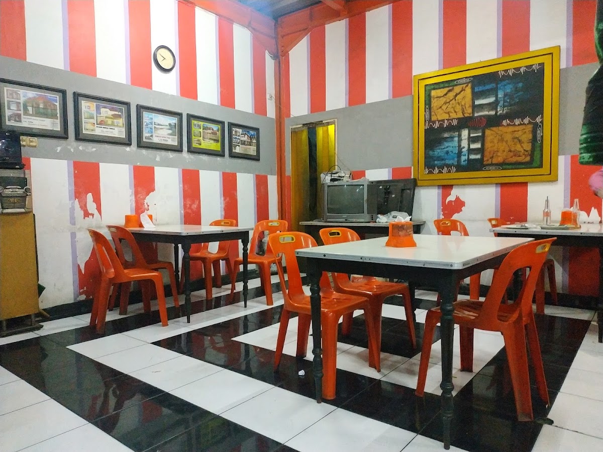 Warung Mak Rom