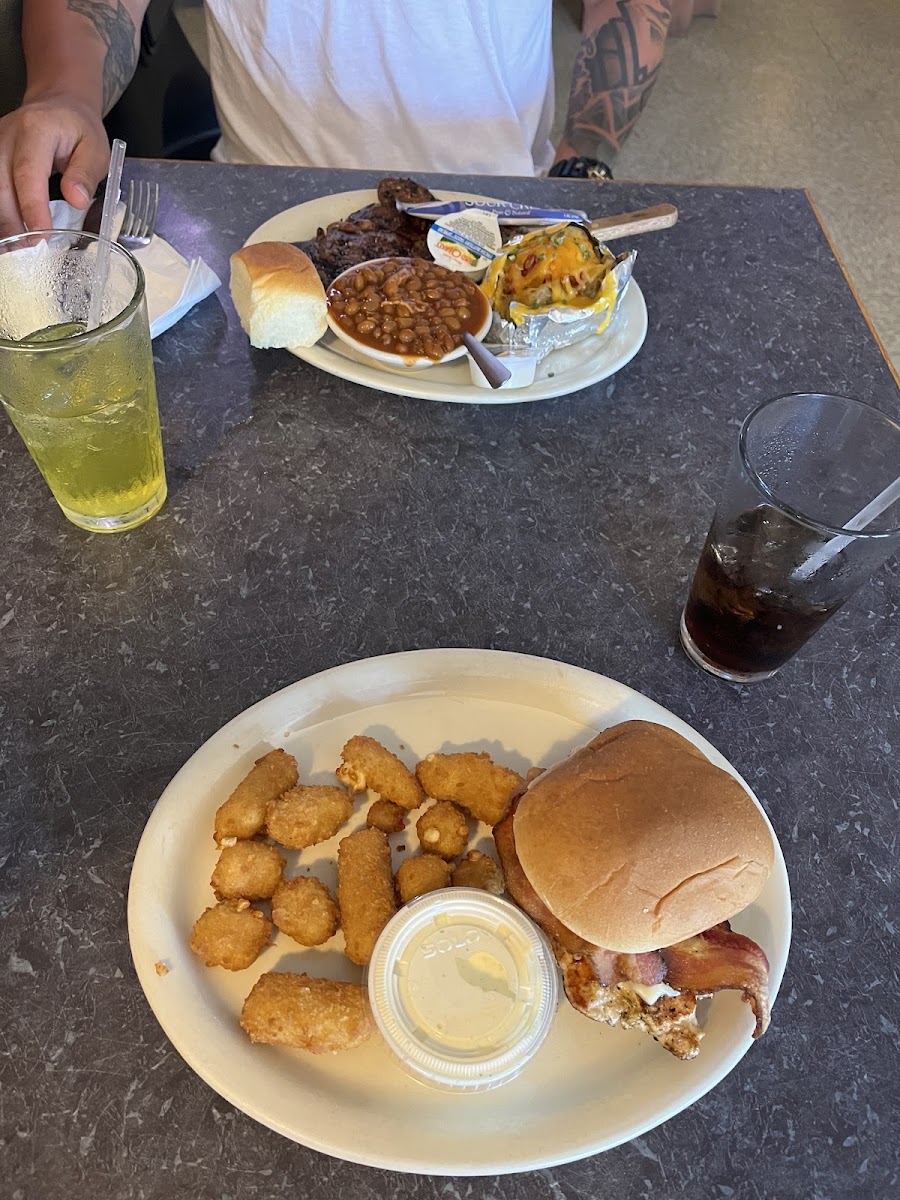 Crossroads Bar & Grill Photo 6