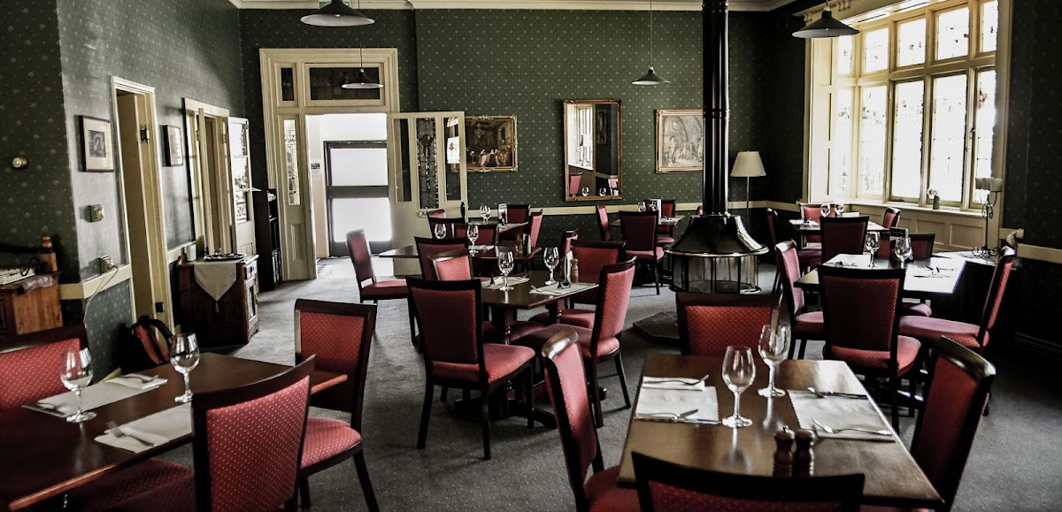 Manor Restaurant at Cotswold Gardens Photo 7