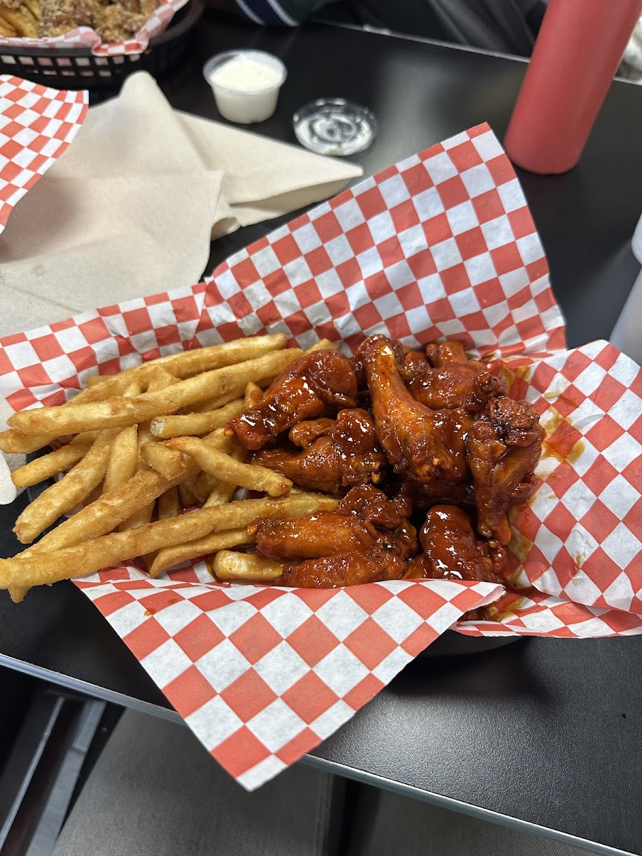 Honey Love Wings OKC Photo 3