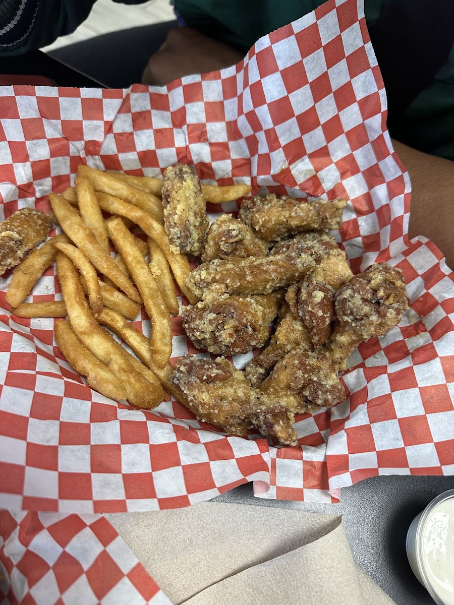 Honey Love Wings OKC Photo 7