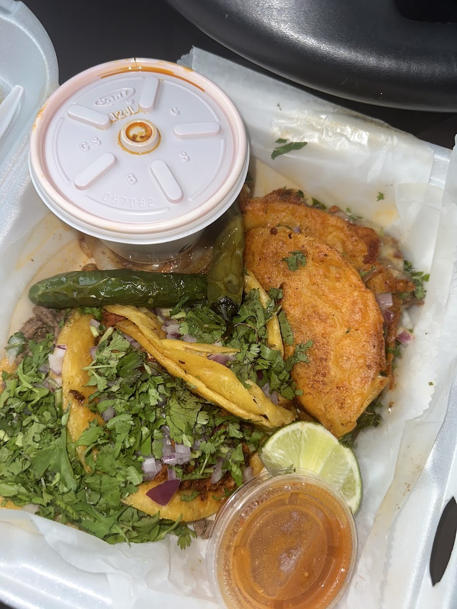 La Consentida Food Truck Photo 5