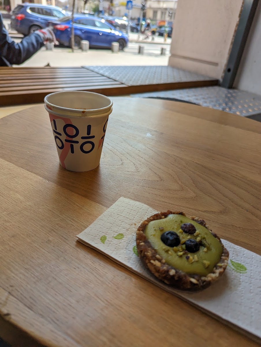 OTOTO Store Victoriei Photo 6