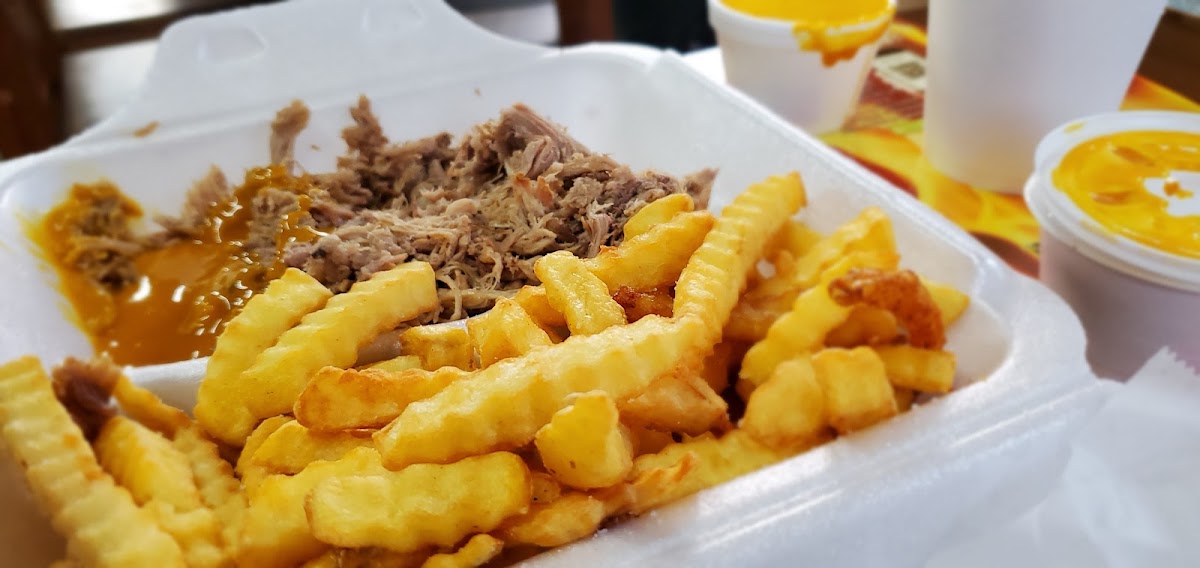 Bbq Sam's Smokehouse Photo 10